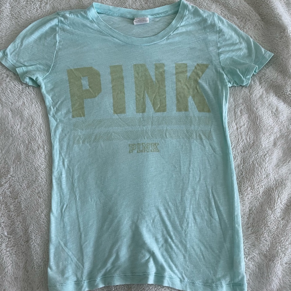 VS pink tshirt